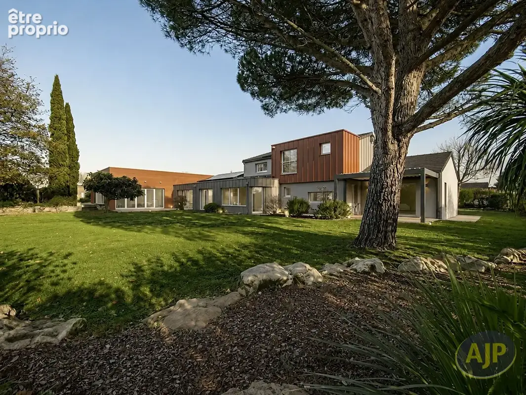 LEGÉ- Villa avec piscine intérieure ! - photo 16