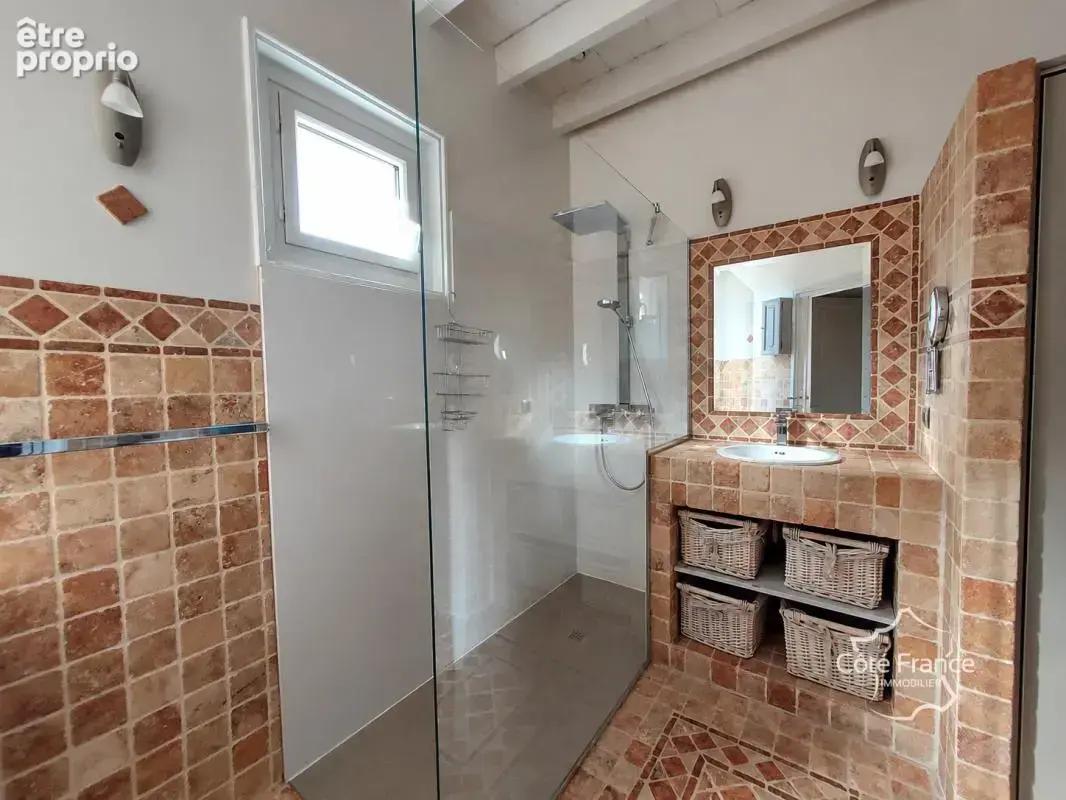 Propriété de 240 m2 avec deux habitations, dépendance, pisci - photo 9