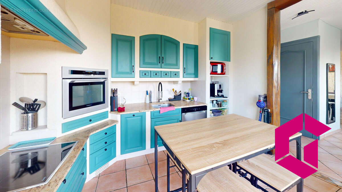 Maison à SAINT-JUST-MALMONT