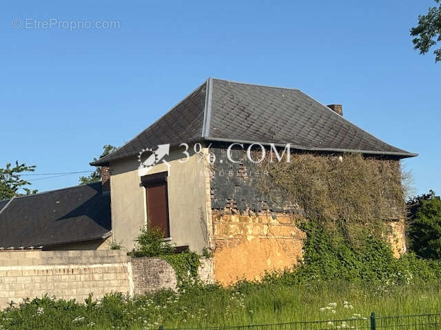 Maison à FEUQUIERES-EN-VIMEU