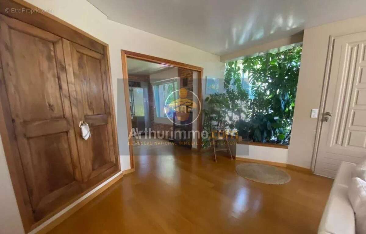 Maison à OZOIR-LA-FERRIERE