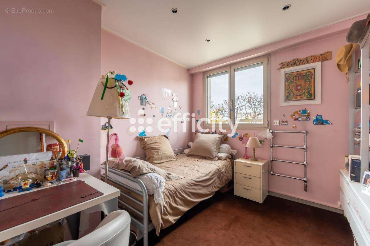 Appartement à LEVALLOIS-PERRET