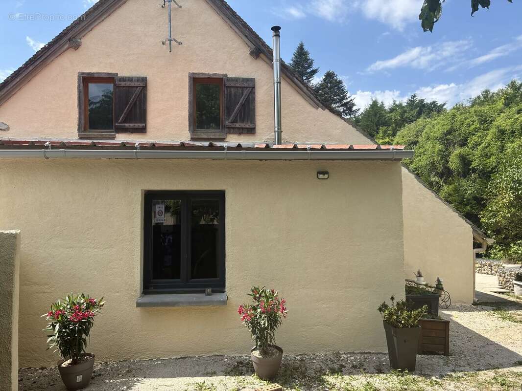 Maison à SAVIGNY-SUR-CLAIRIS