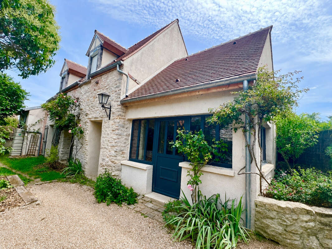 Maison à THOIRY