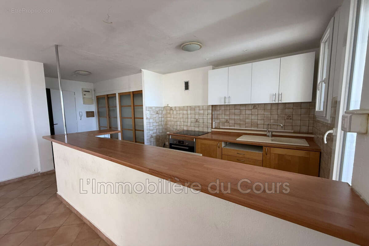 Appartement 72 m² à Martigues  - photo 9