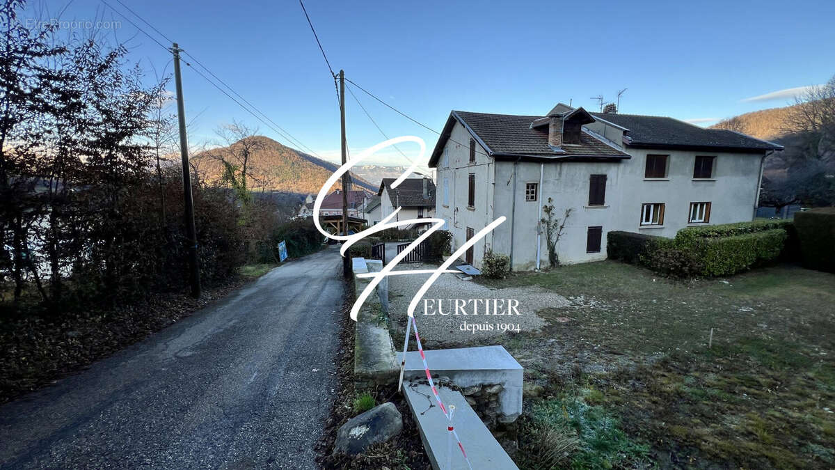 Terrain à SAINT-MARTIN-D'URIAGE