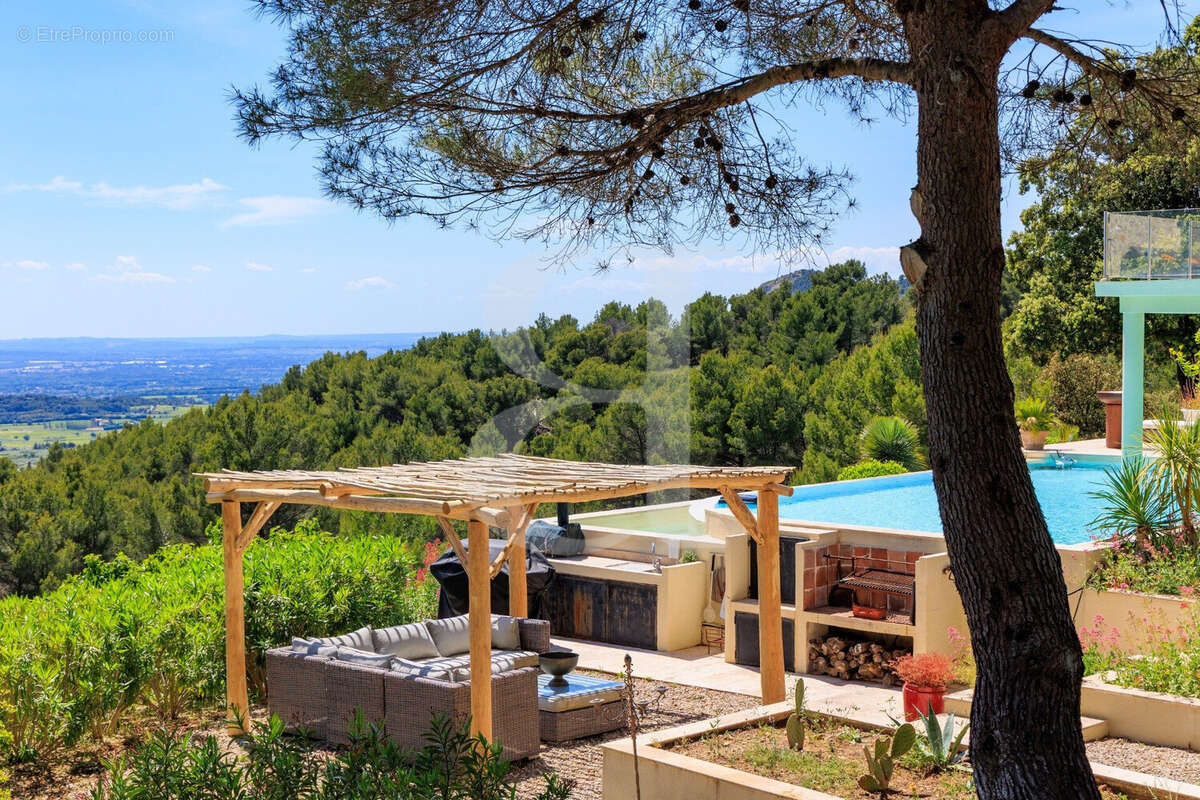 Maison à L'ISLE-SUR-LA-SORGUE