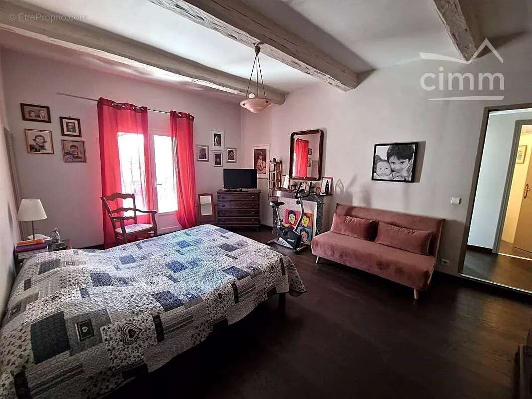 Maison à SAINTE-CECILE-LES-VIGNES