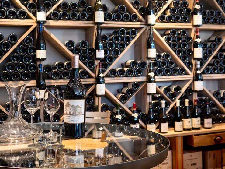 A vendre fonds de commerce cave a vins et epicerie fine- belle affaire - ouest des alpes maritimes 06 - photo 4