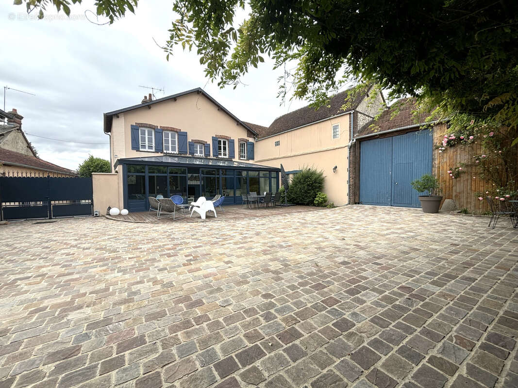 Maison à CHATEAUNEUF-EN-THYMERAIS
