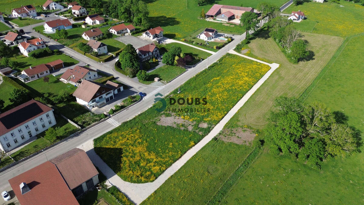 Terrain à DOMPREL