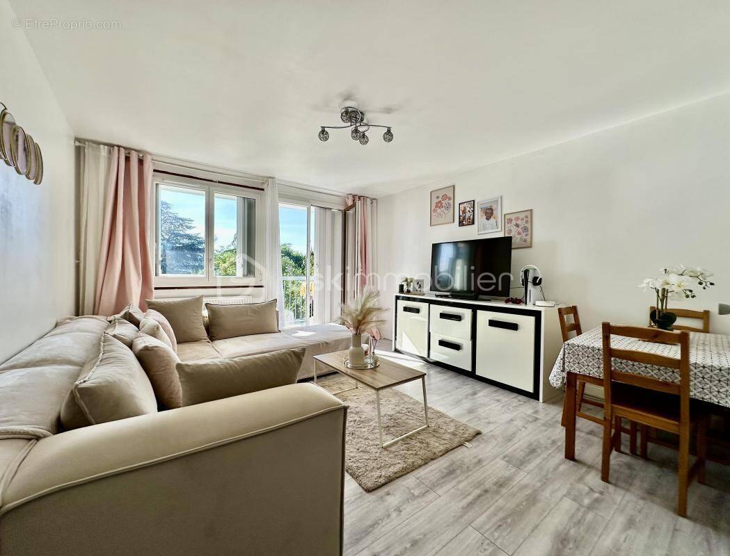 Appartement à CORBEIL-ESSONNES