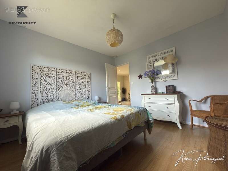 Maison à MOULIETS-ET-VILLEMARTIN