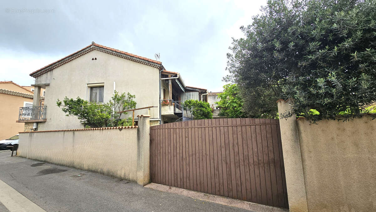 Maison à SAINT-GILLES