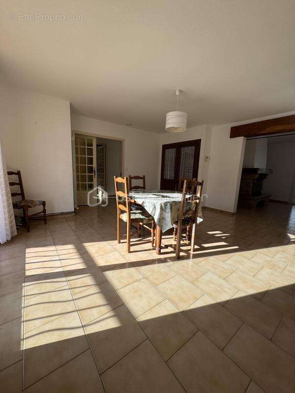 Maison à NISSAN-LEZ-ENSERUNE