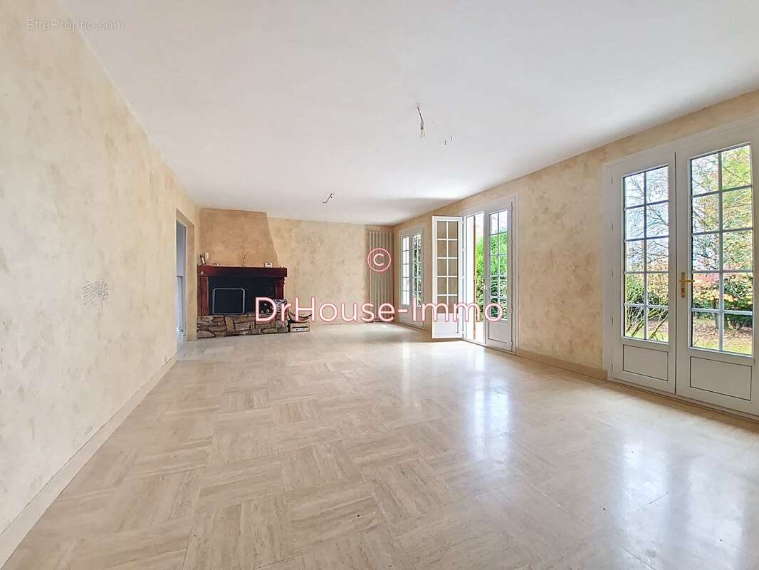 Maison à SAINT-CHERON