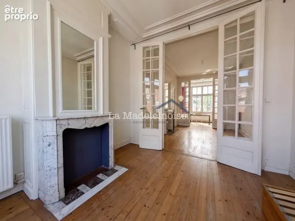 Appartement T3 de 66 m² au charme d'époque, à 3 minutes du tramway Botanique - photo 3