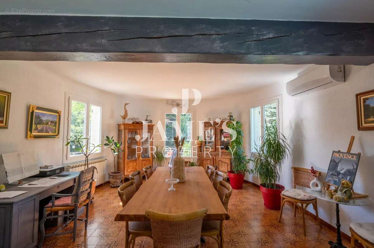 Maison à SAINT-ETIENNE-DU-GRES