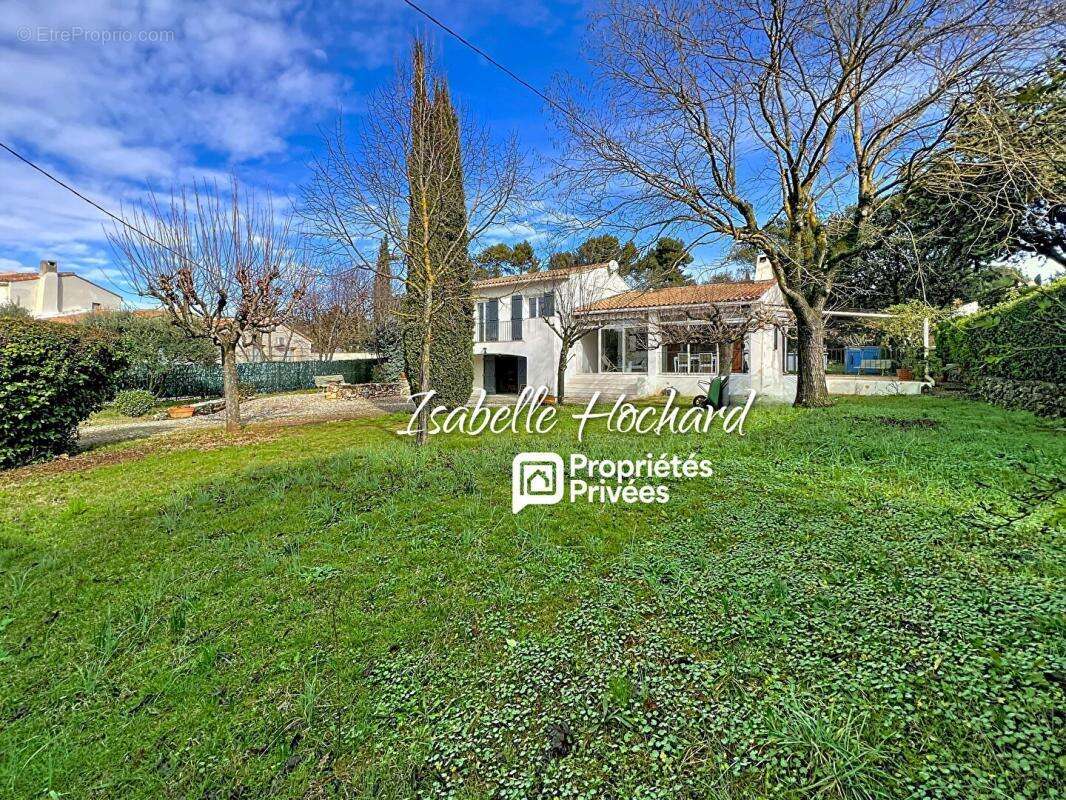 Maison Saint Maximin La Sainte Baume 5 pièce(s) 123 m² - photo 2