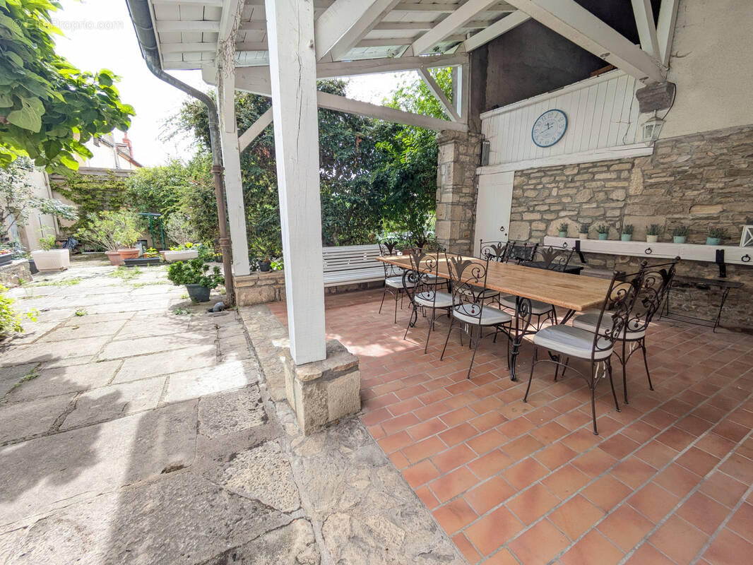 Maison à AIGUEPERSE