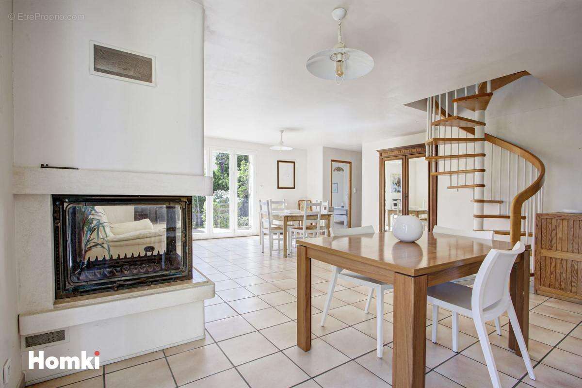 Maison à SAINT-CYPRIEN