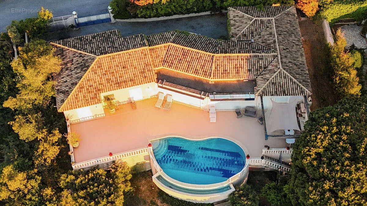Maison 241 m² à Sainte-Maxime  - photo 9