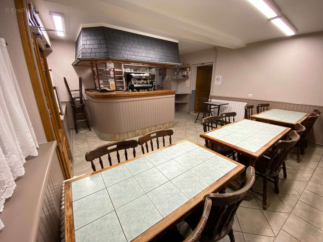 Commerce à FLAMETS-FRETILS