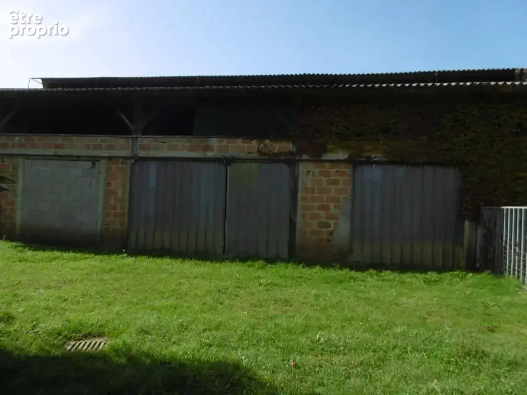 maison au calme avec 5 hectares. 5 ch. 700 m2 de dépendances - photo 16