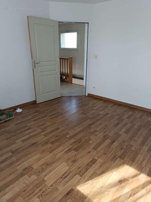 Appartement à VILLE-SUR-LUMES