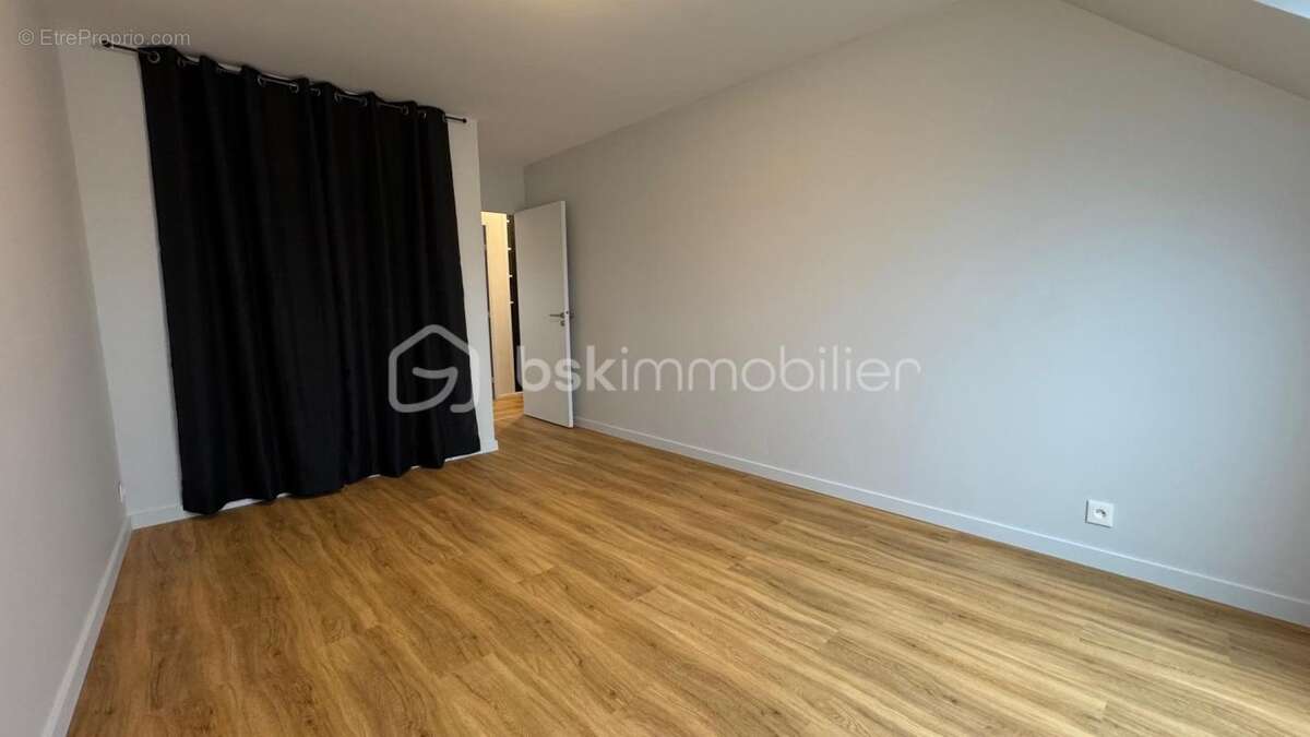 Très bel appartement T4 – 90 m² – Entièrement refait à neuf – Parking privé – PACÉ - photo 16
