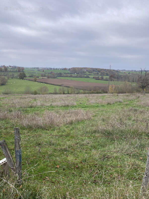 Terrain à CHAVROCHES