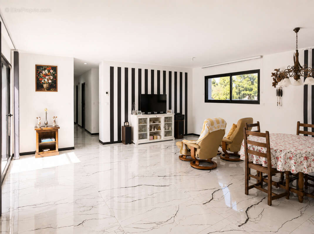 Maison contemporaine de plain-pied de 121 m2 avec 4 chambres et garage à Bergerac - photo 2