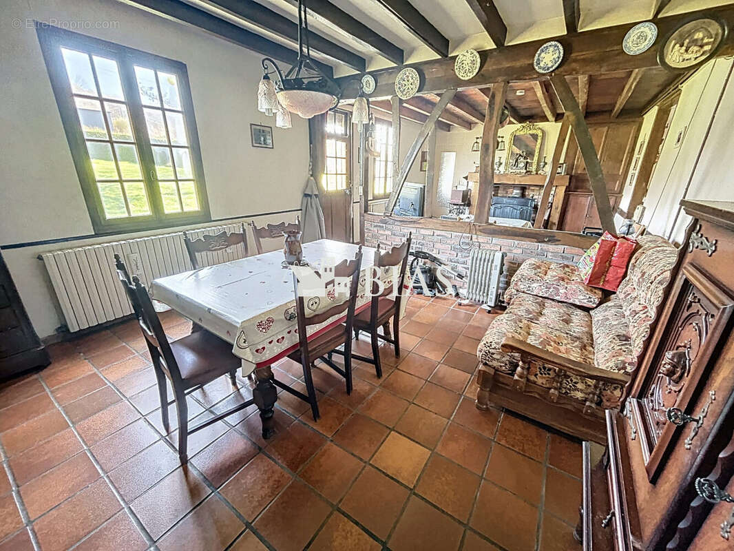 Maison à BUCHY
