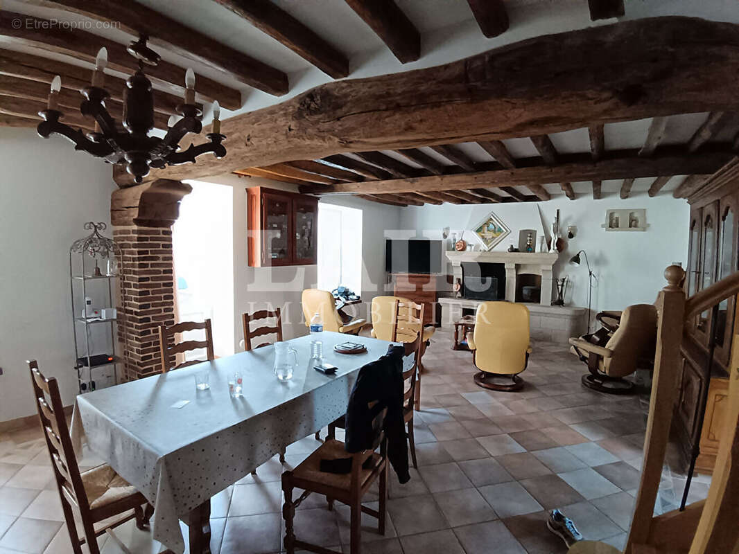 Maison à LE MELE-SUR-SARTHE