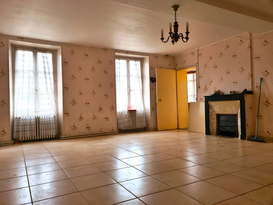 Maison à ORGERUS