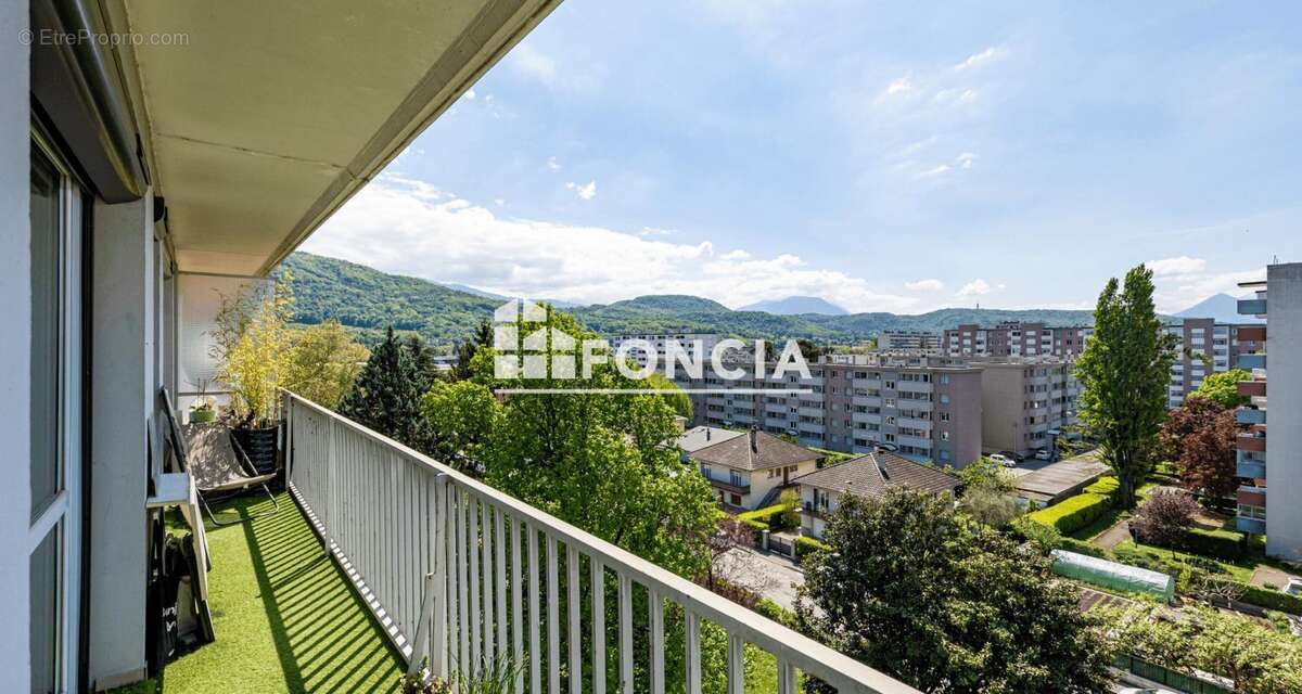 Appartement à SAINT-MARTIN-D'HERES