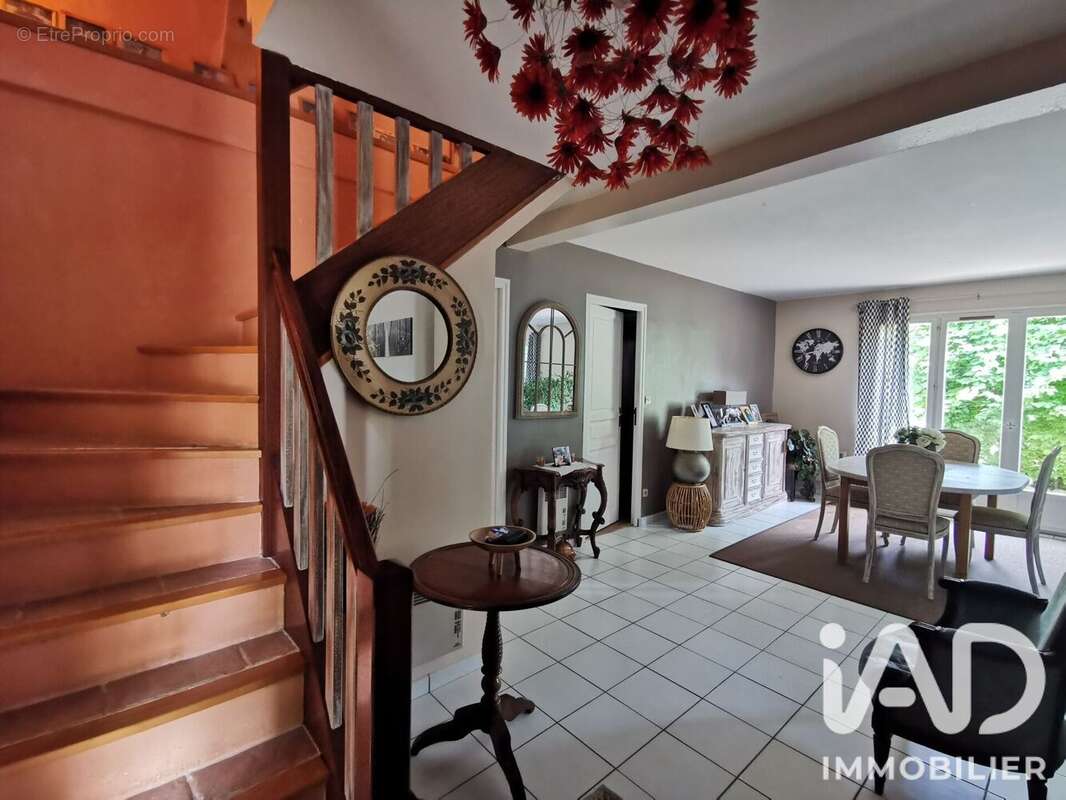 Maison 124 m² à Nezel  - photo 4