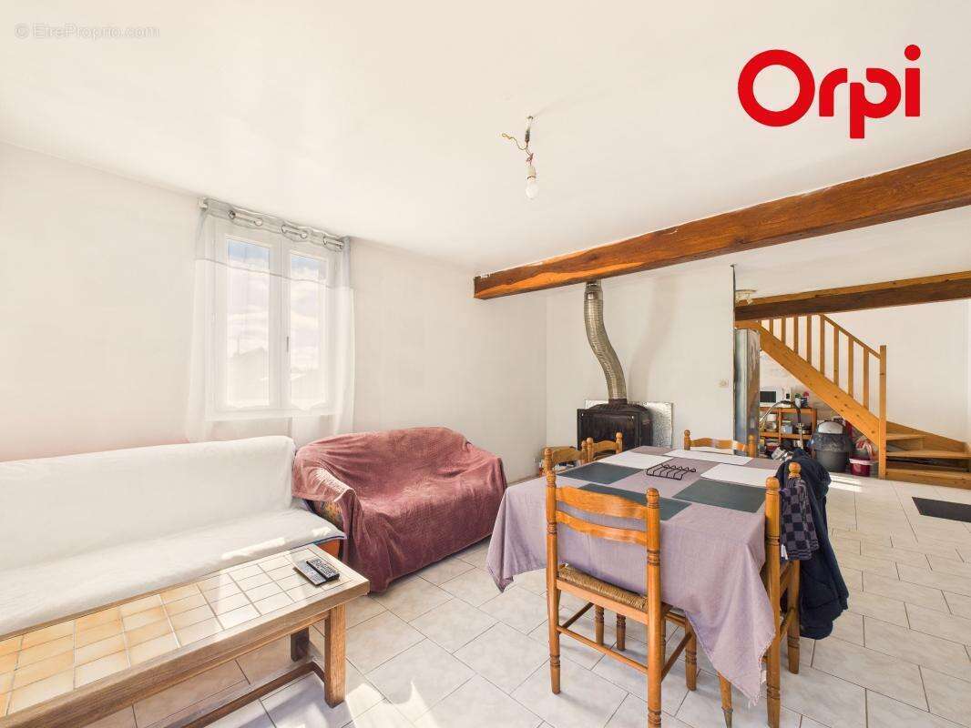 Maison à MONTREUIL-L&#039;ARGILLE