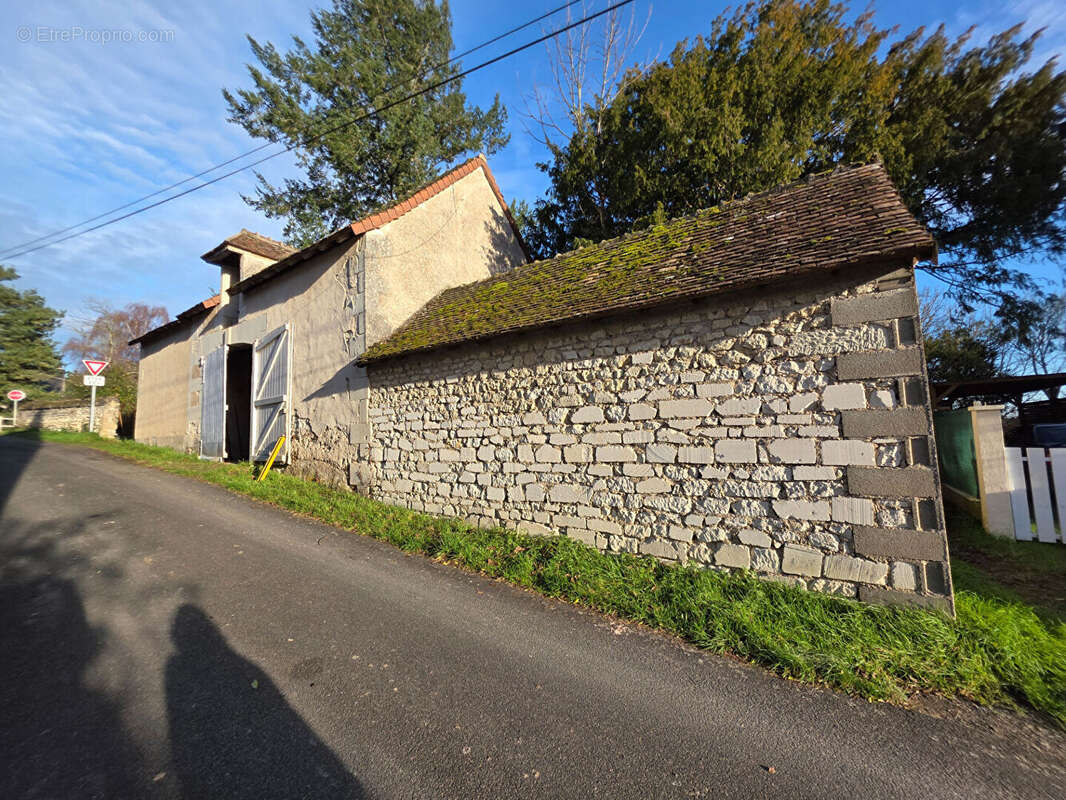 Maison à YZEURES-SUR-CREUSE