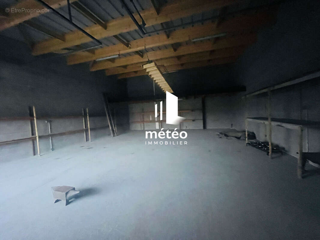 Parking à LONGEVILLE-SUR-MER