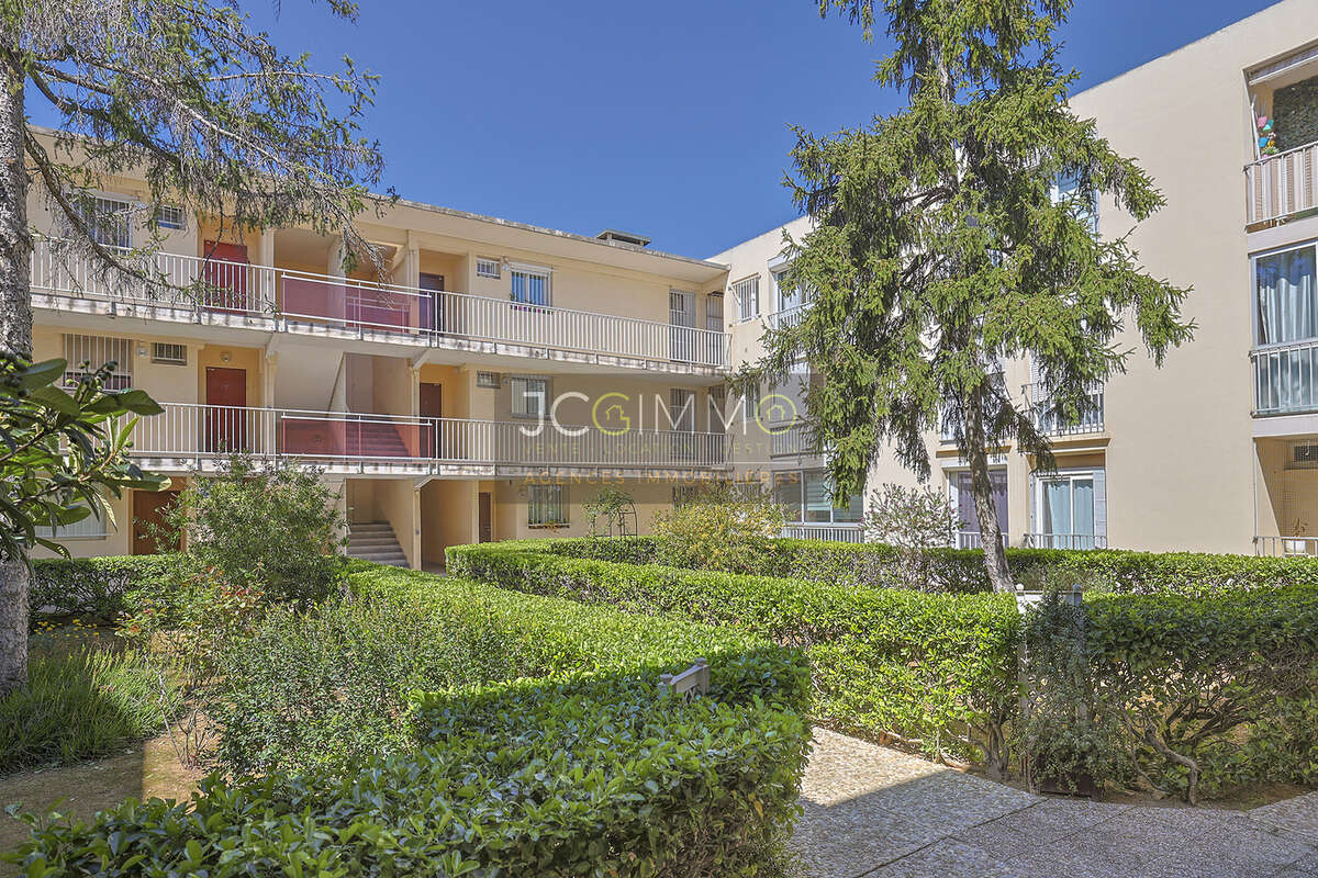 Appartement à SIX-FOURS-LES-PLAGES