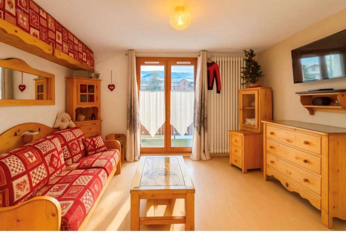   - Appartement à SAINT-DALMAS-LE-SELVAGE