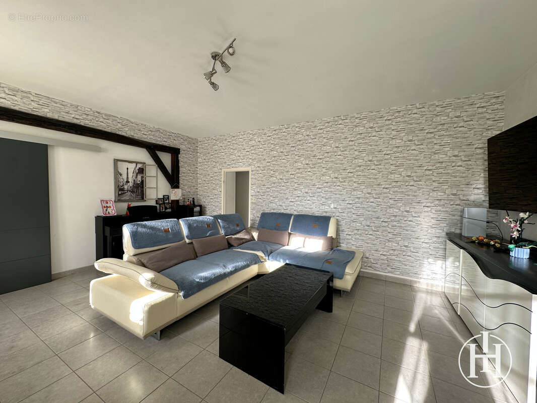 Maison à SAINT-AMAND-MONTROND