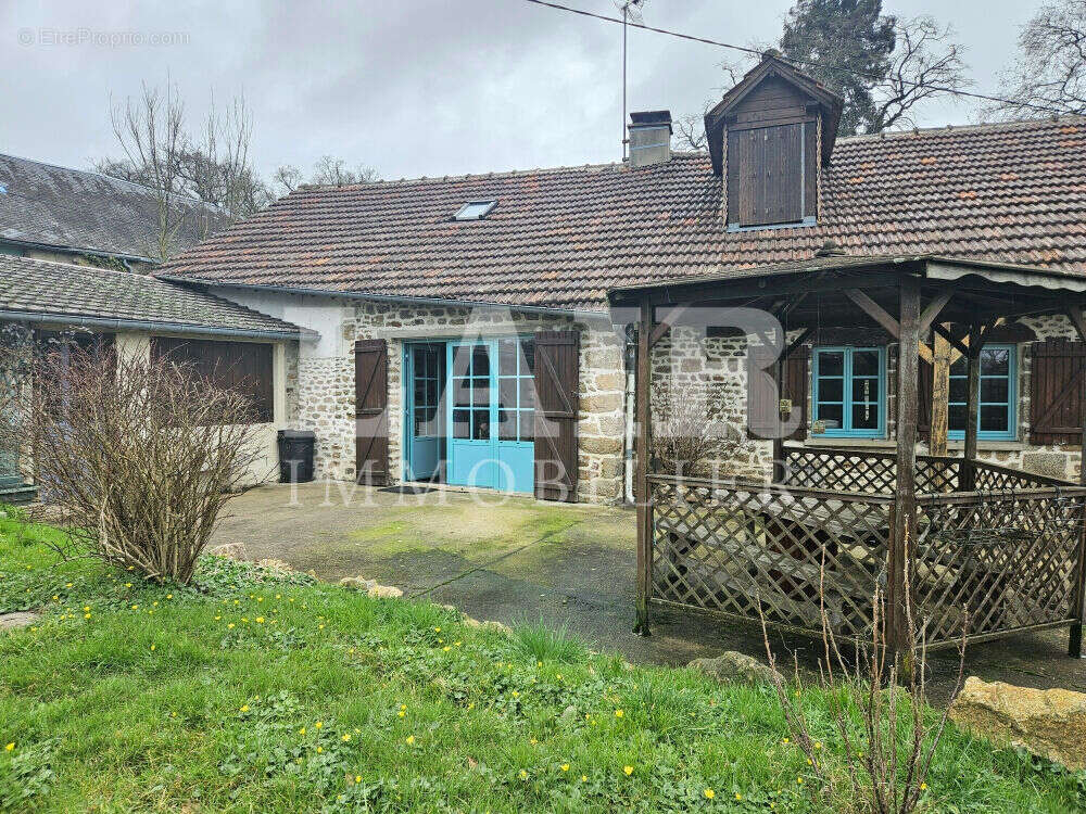 Maison à SAINT-PIERRE-DES-NIDS