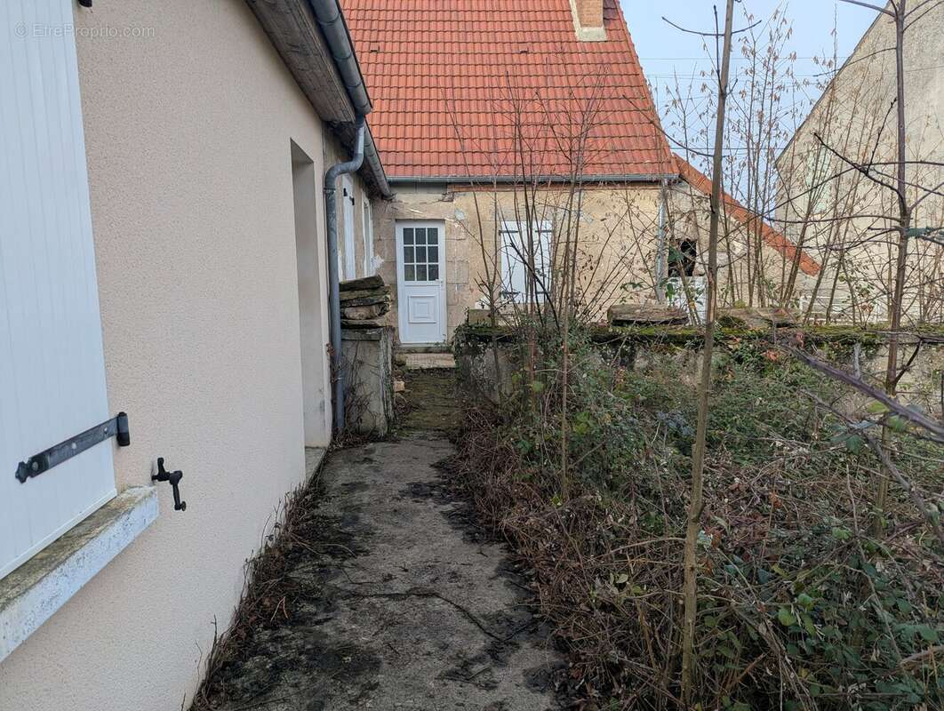 Maison à CROZON-SUR-VAUVRE