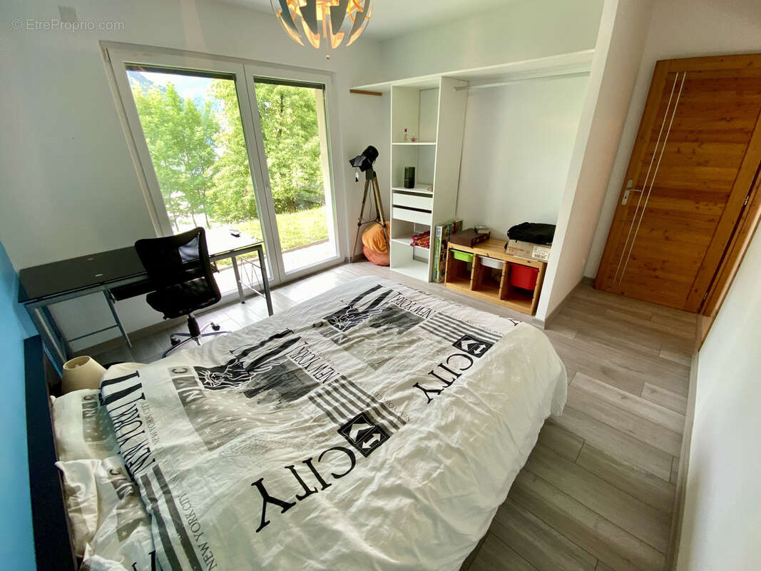 Maison à SAINT-MARTIN-DE-LA-PORTE