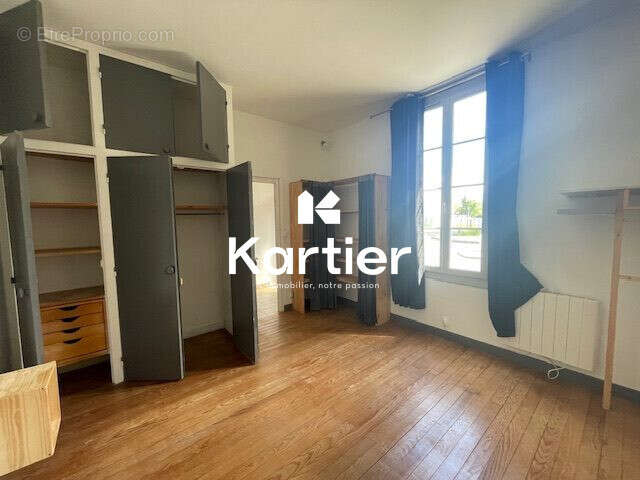 Maison à SAINT-MEDARD-DE-GUIZIERES