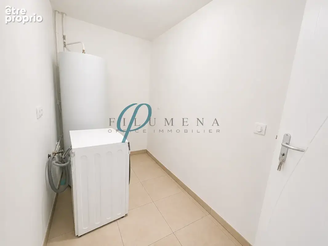 SUCÉ-SUR-ERDRE, maison de plain-pied rénovée au calme, 155 M2, 4 chambres. - photo 6