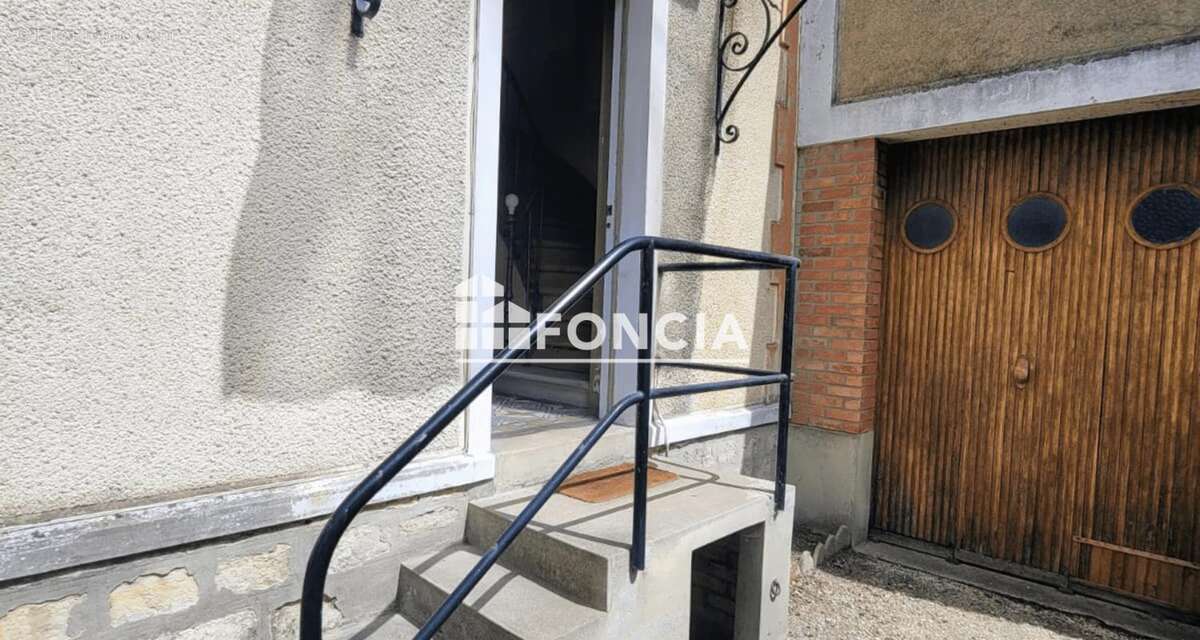 Maison de caractere a renover - photo 9