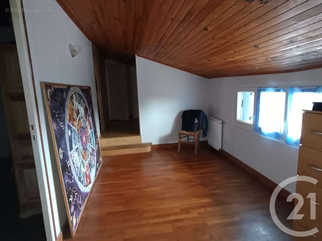 Maison à CHENAC-SAINT-SEURIN-D&#039;UZET